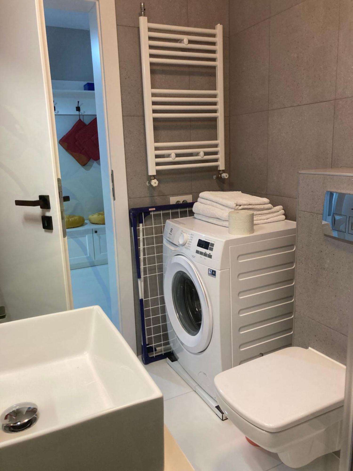 Apartamentul Max, Practic Si Confortabil Oradea Exterior foto